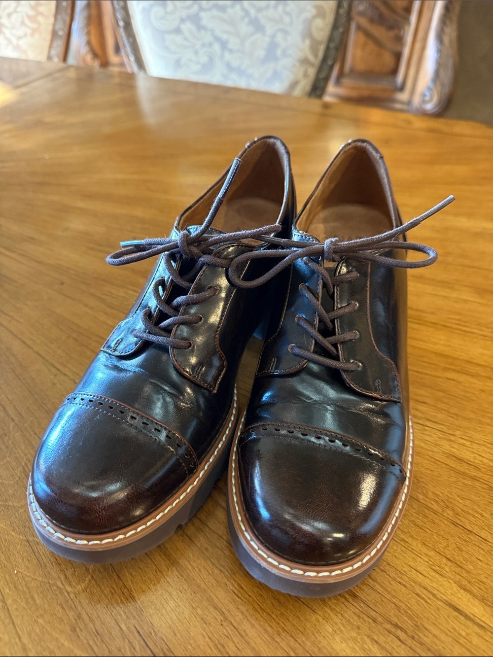 Women's Chocolate Brown Leather Lace-Up Dress Shoes size 8